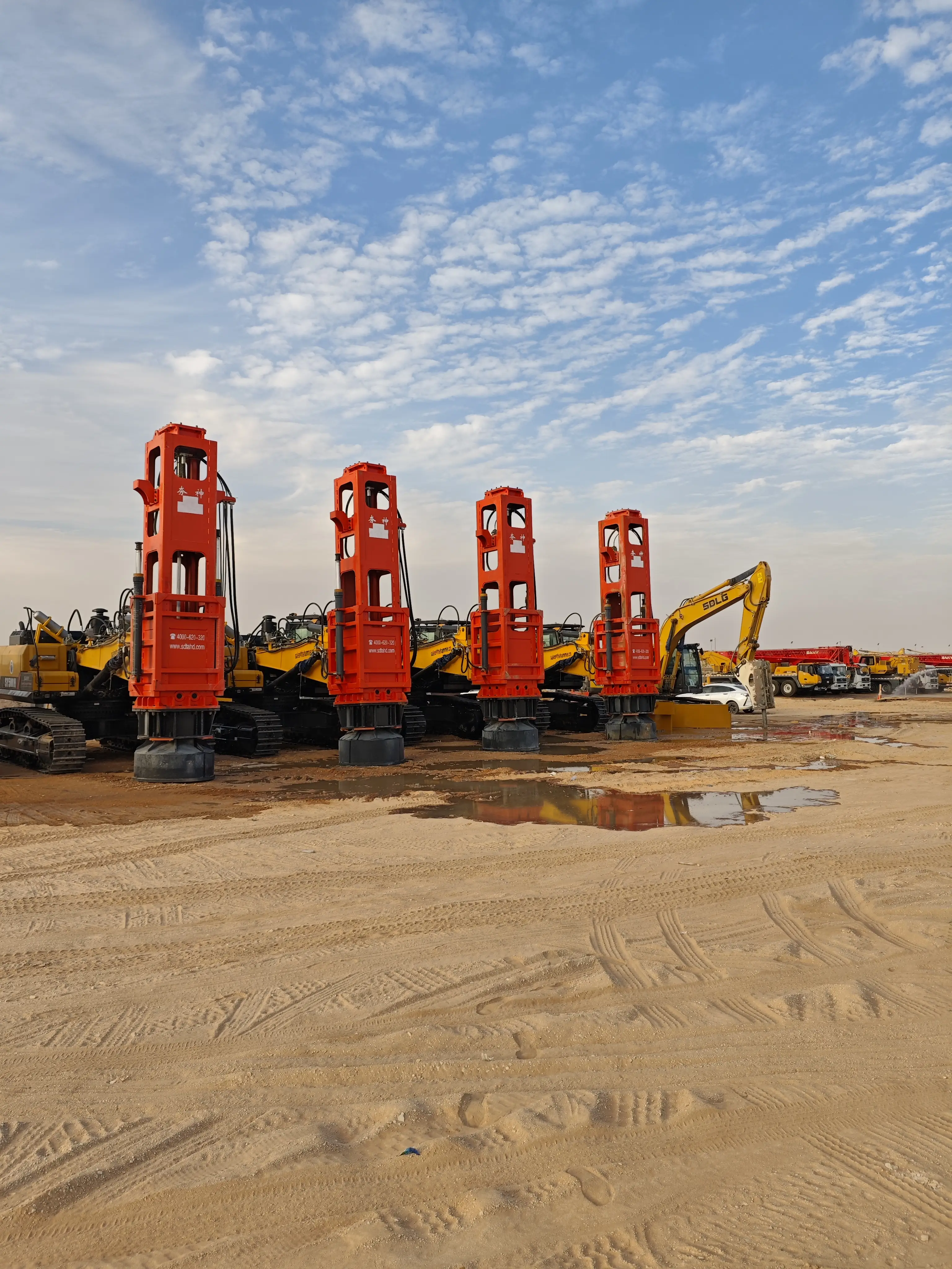 高速液壓夯實機有效壓實深度能做到多少？高速液壓夯實機有效影響深度可達1–9米 挖機液壓夯常用150千焦和180千焦 鏟車液壓夯常用42千焦